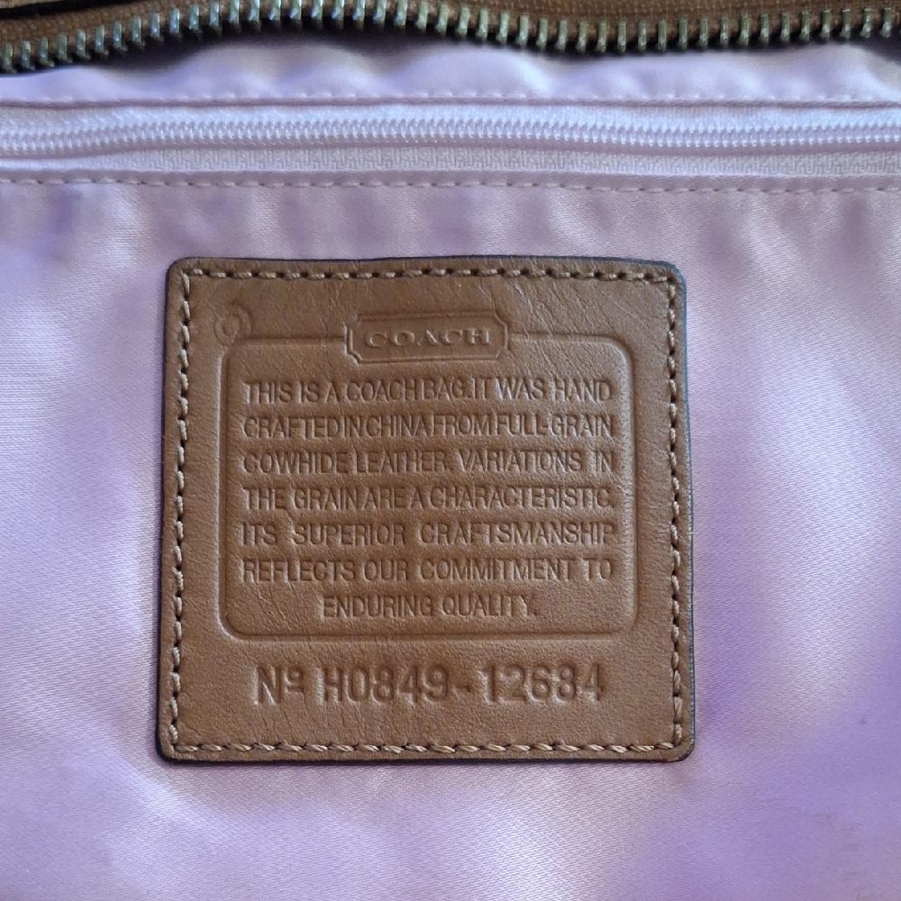 COACH (Vintage) Madison Hobo Bag in Tan. - Picture 9 of 15